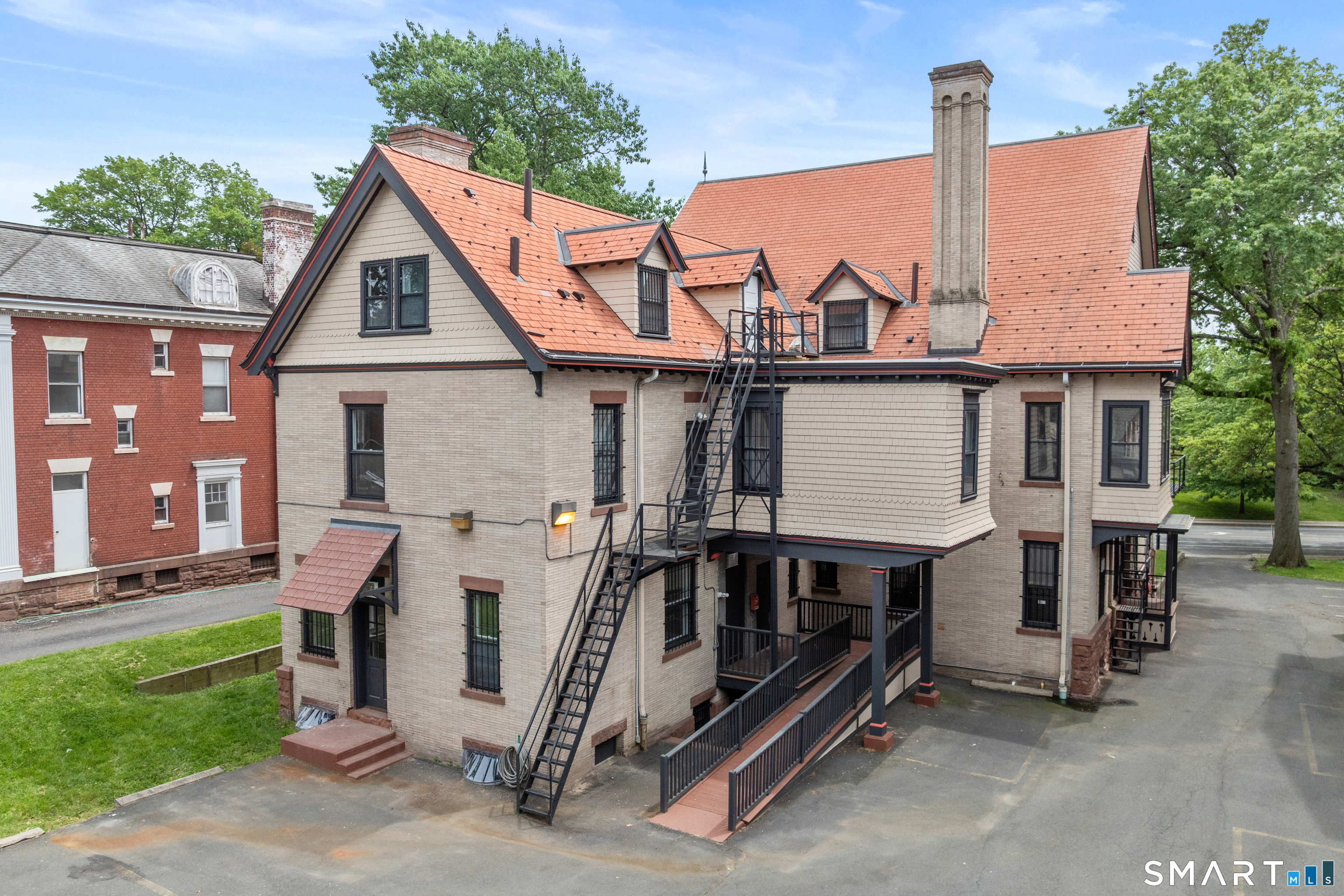 360 Farmington Avenue Hartford CT 06105