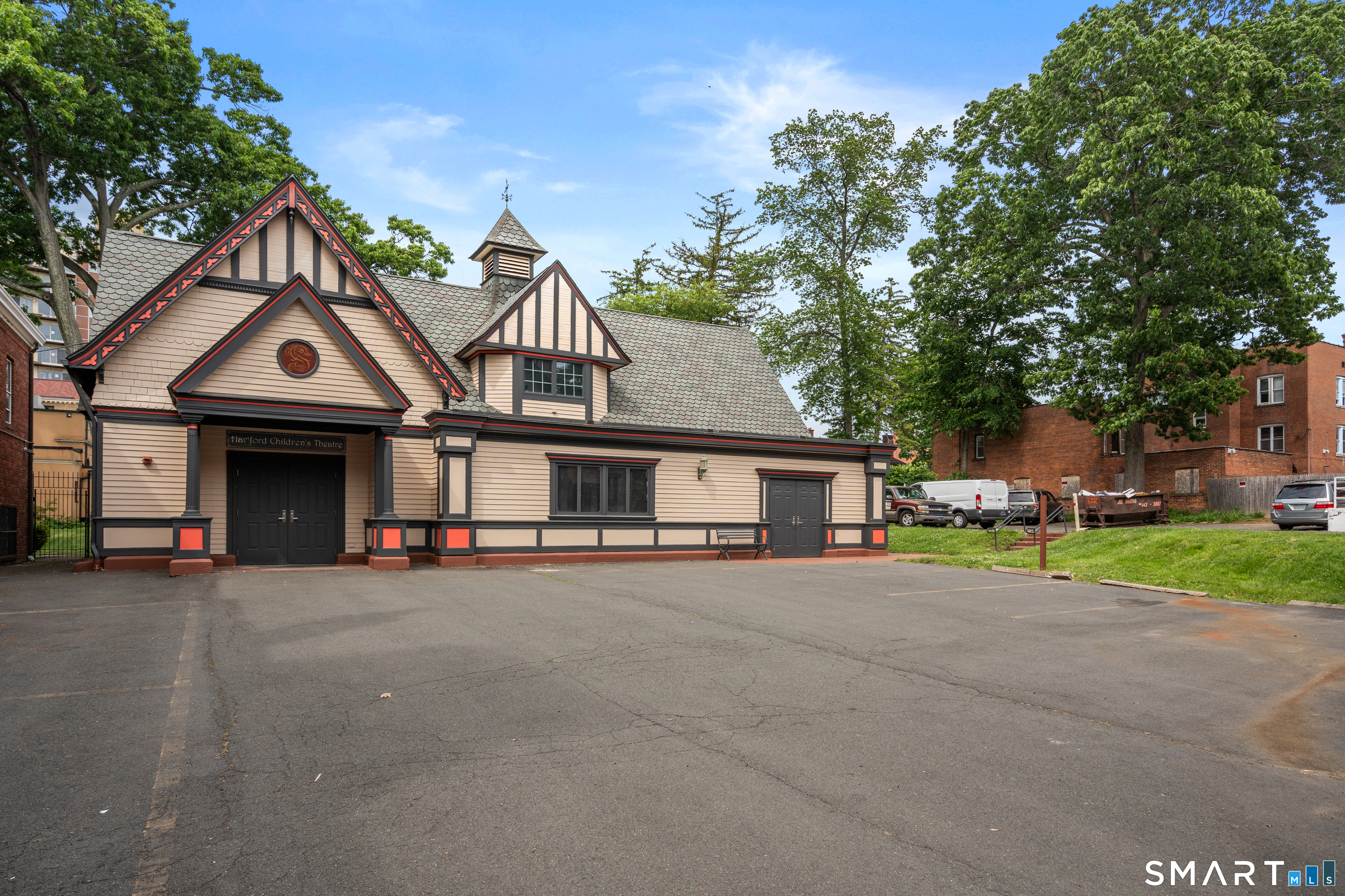 360 Farmington Avenue Hartford CT 06105