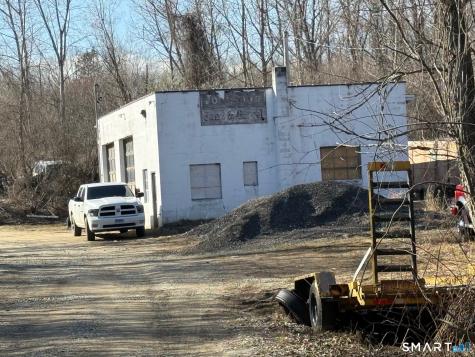 25 Montville Road Norwich CT 06360