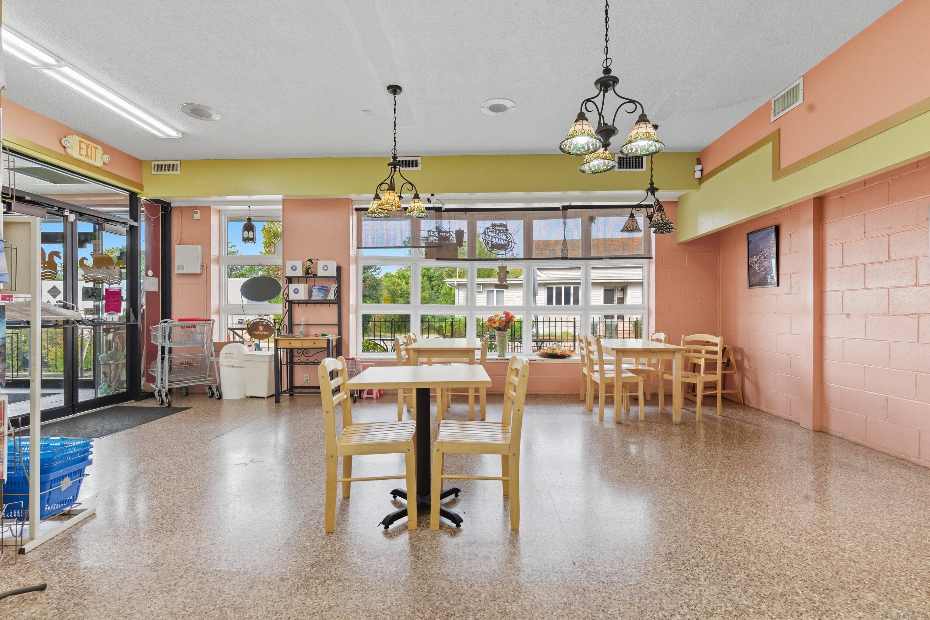 464 Ocean Avenue New London CT 06320