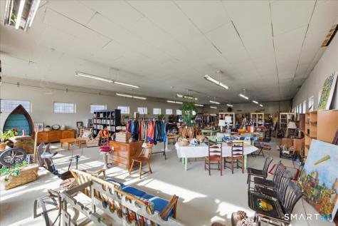 33 Boston Post Road Waterford CT 06385