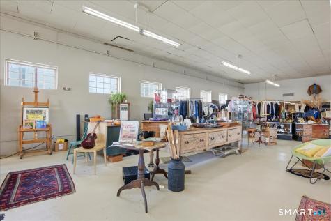 33 Boston Post Road Waterford CT 06385