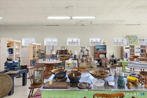 33 Boston Post Road Waterford CT 06385