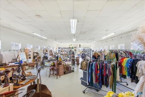 33 Boston Post Road Waterford CT 06385