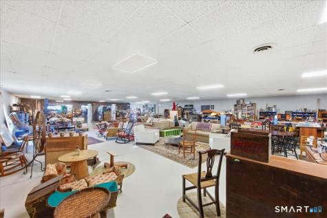 33 Boston Post Road Waterford CT 06385