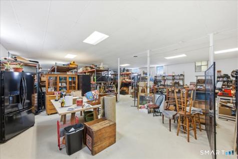 33 Boston Post Road Waterford CT 06385