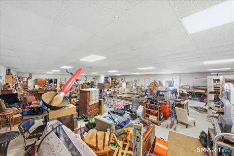 33 Boston Post Road Waterford CT 06385