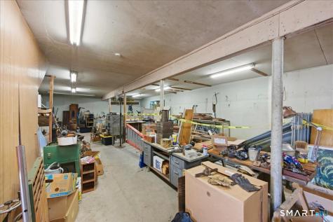 33 Boston Post Road Waterford CT 06385