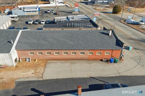 33 Boston Post Road Waterford CT 06385