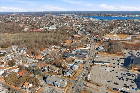 33 Boston Post Road Waterford CT 06385