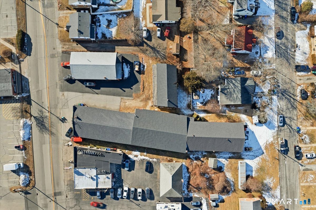33 Boston Post Road Waterford CT 06385