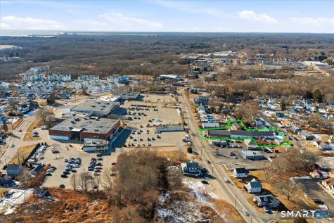 33 Boston Post Road Waterford CT 06385