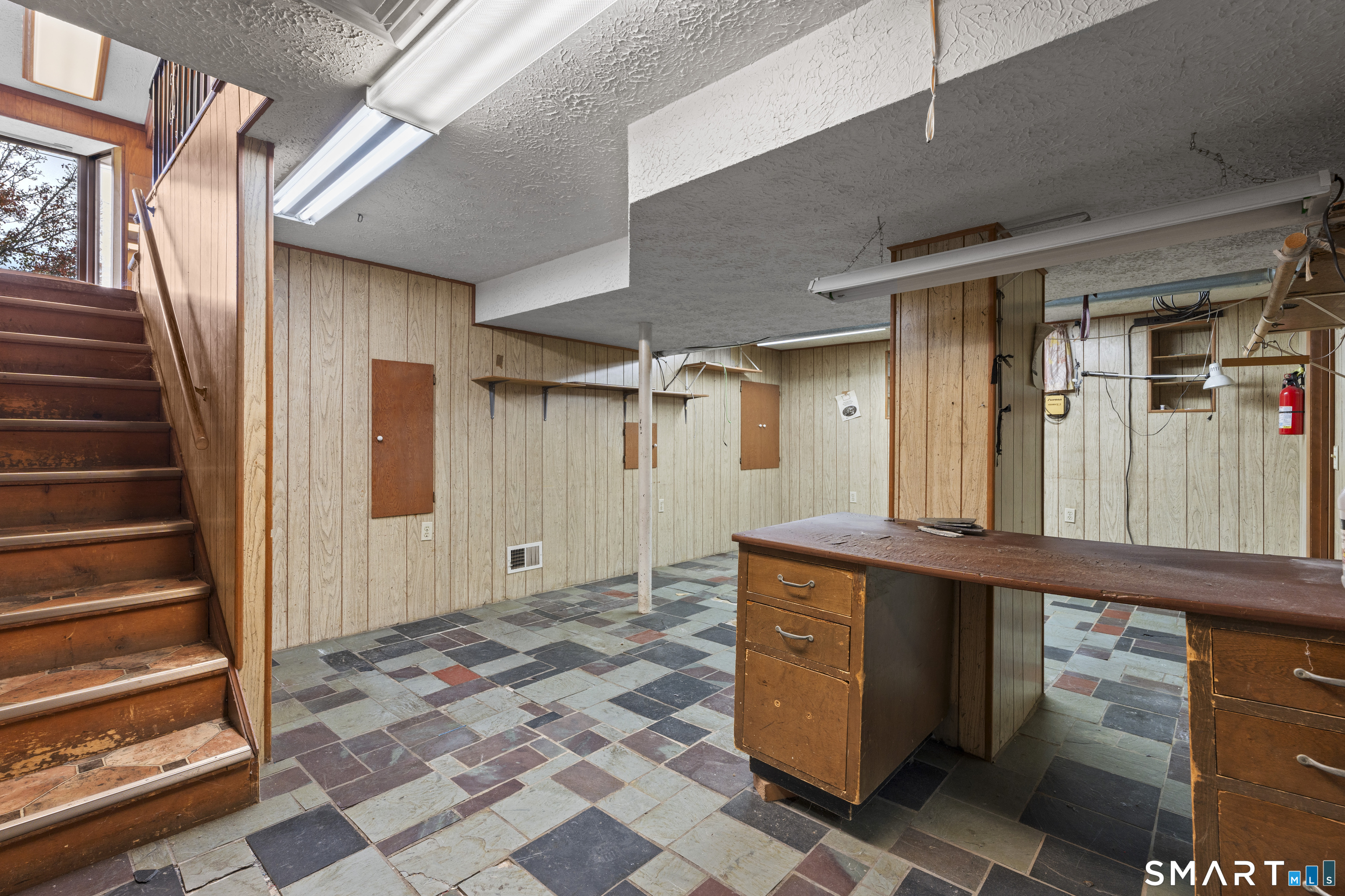 1422 Dixwell Avenue Hamden CT 06514