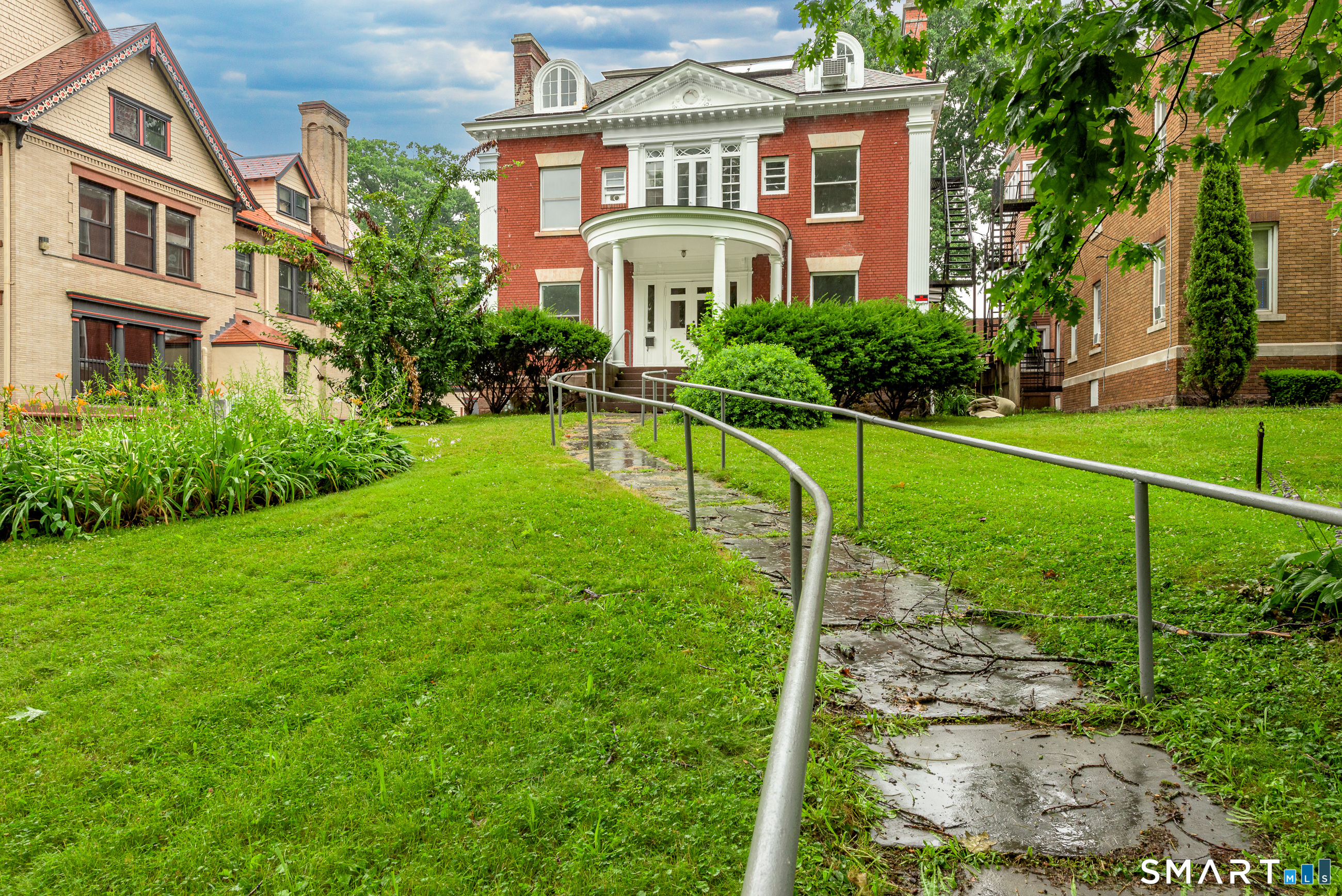350 Farmington Avenue Hartford CT 06105