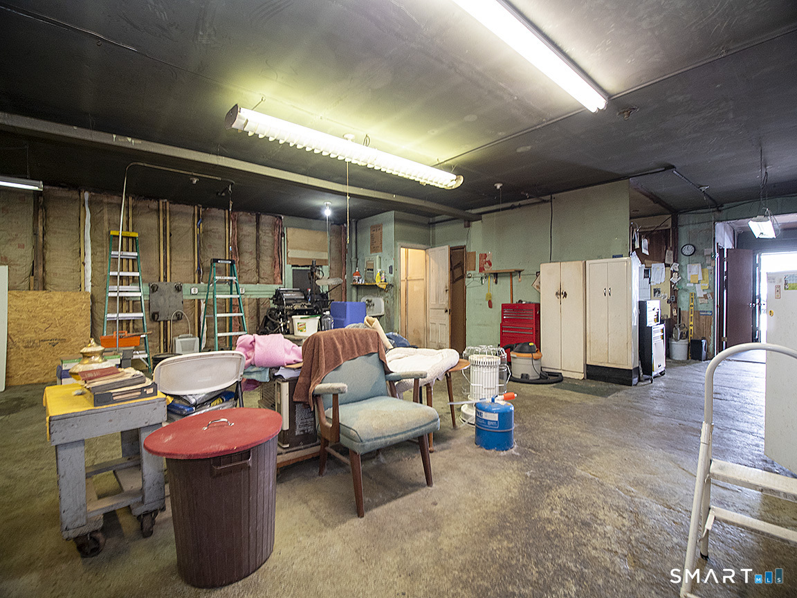 1052 Dixwell Avenue Hamden CT 06514