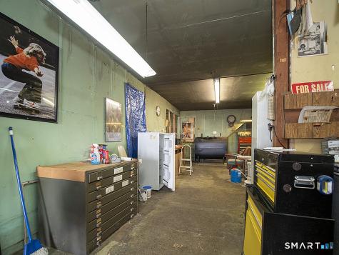 1052 Dixwell Avenue Hamden CT 06514