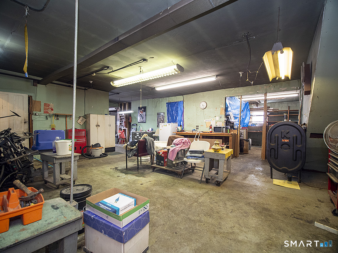 1052 Dixwell Avenue Hamden CT 06514