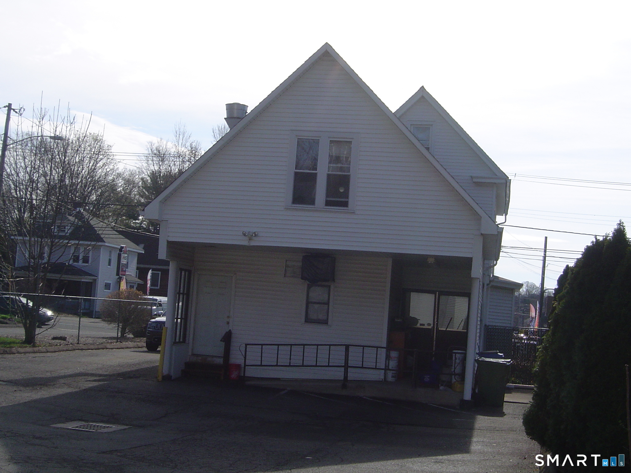 2472 Whitney Avenue Hamden CT 06518