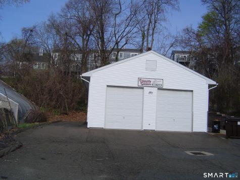 2472 Whitney Avenue Hamden CT 06518