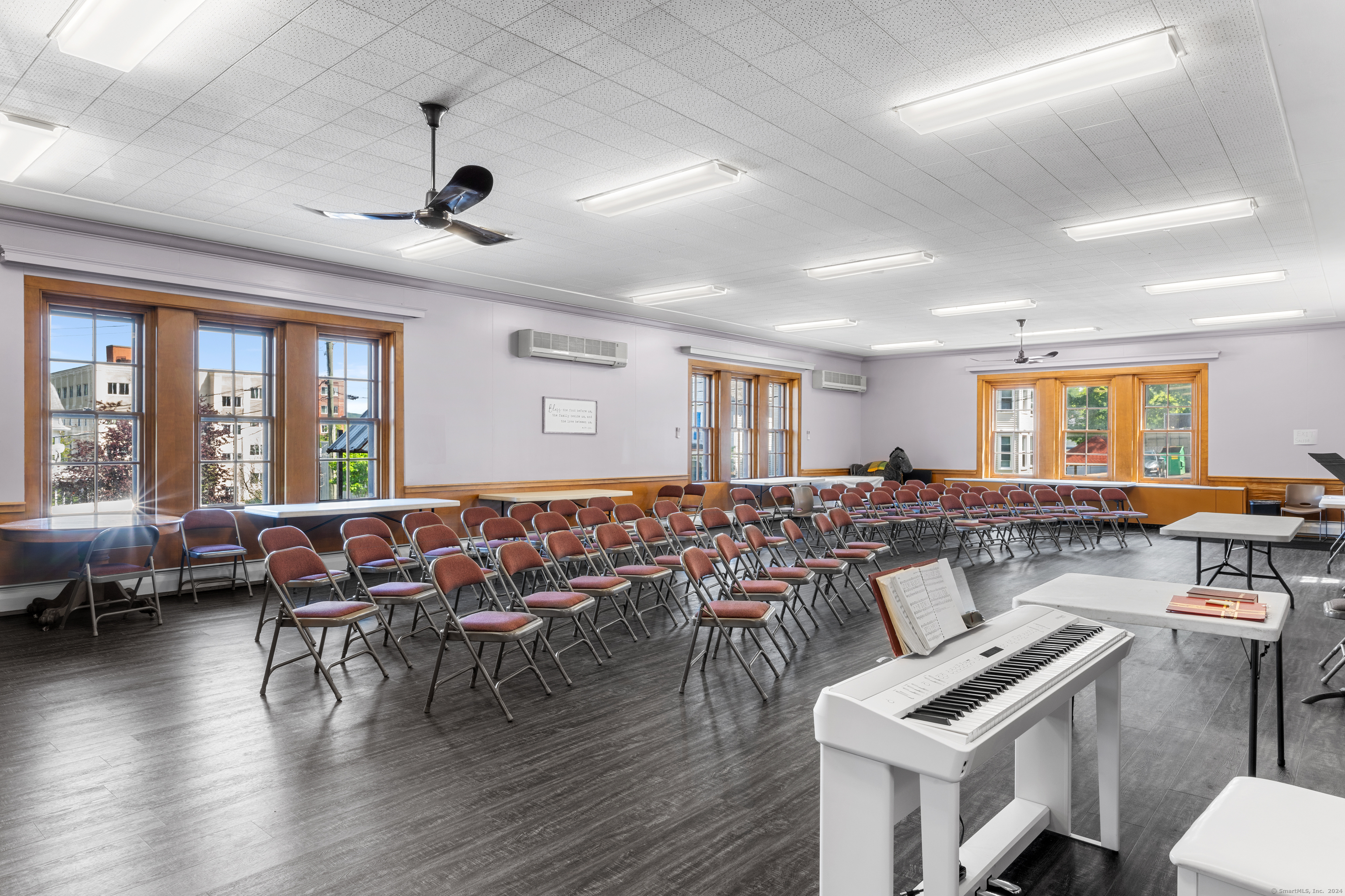 136 East Main Street Meriden CT 06450