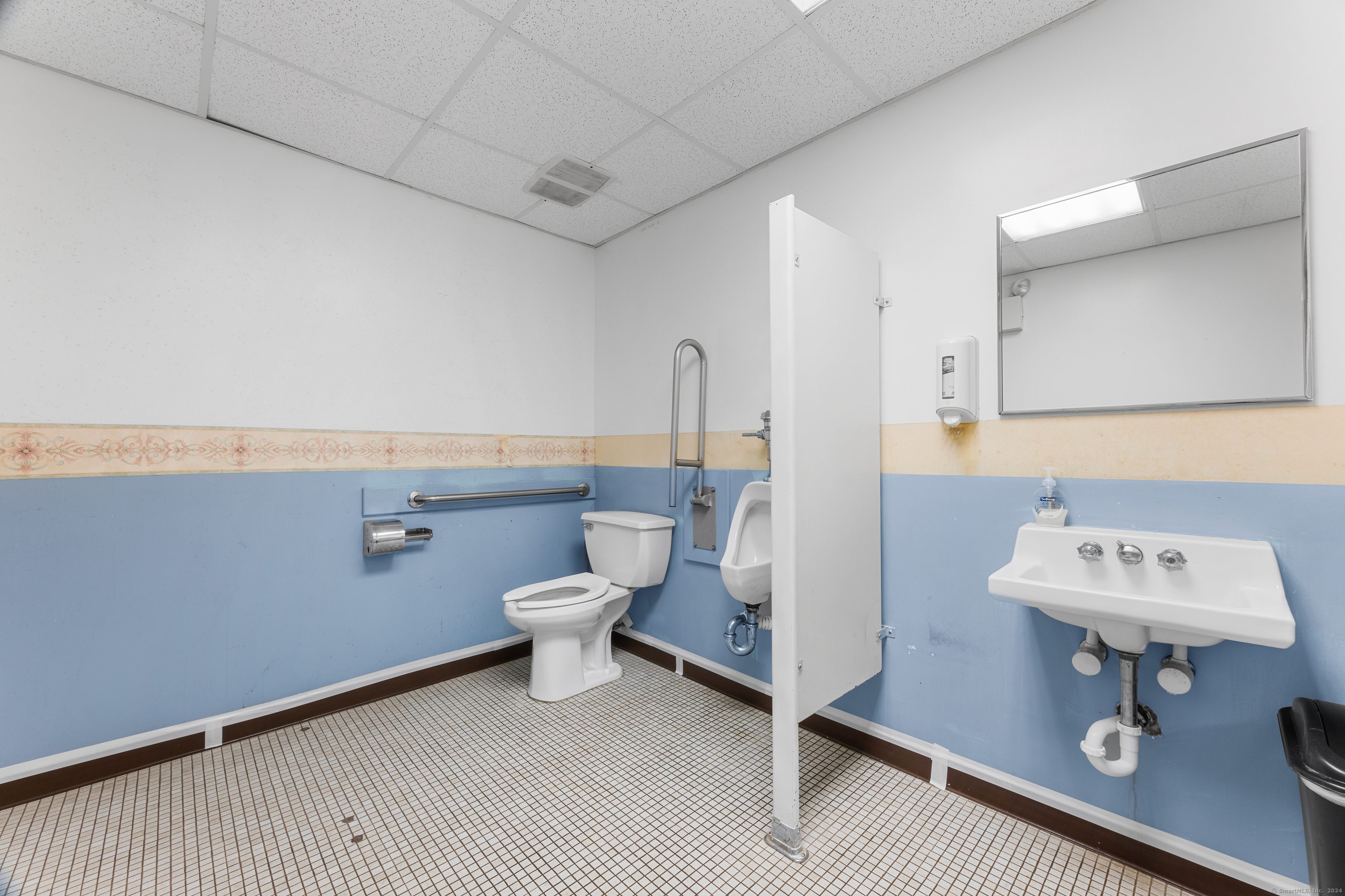 136 East Main Street Meriden CT 06450