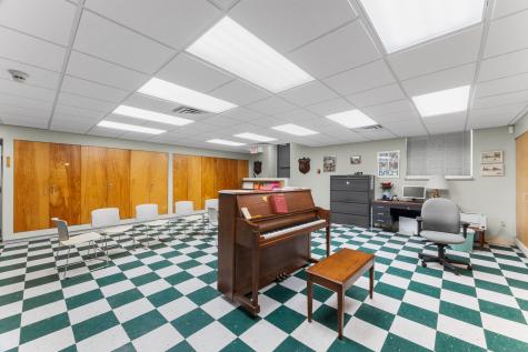 136 East Main Street Meriden CT 06450