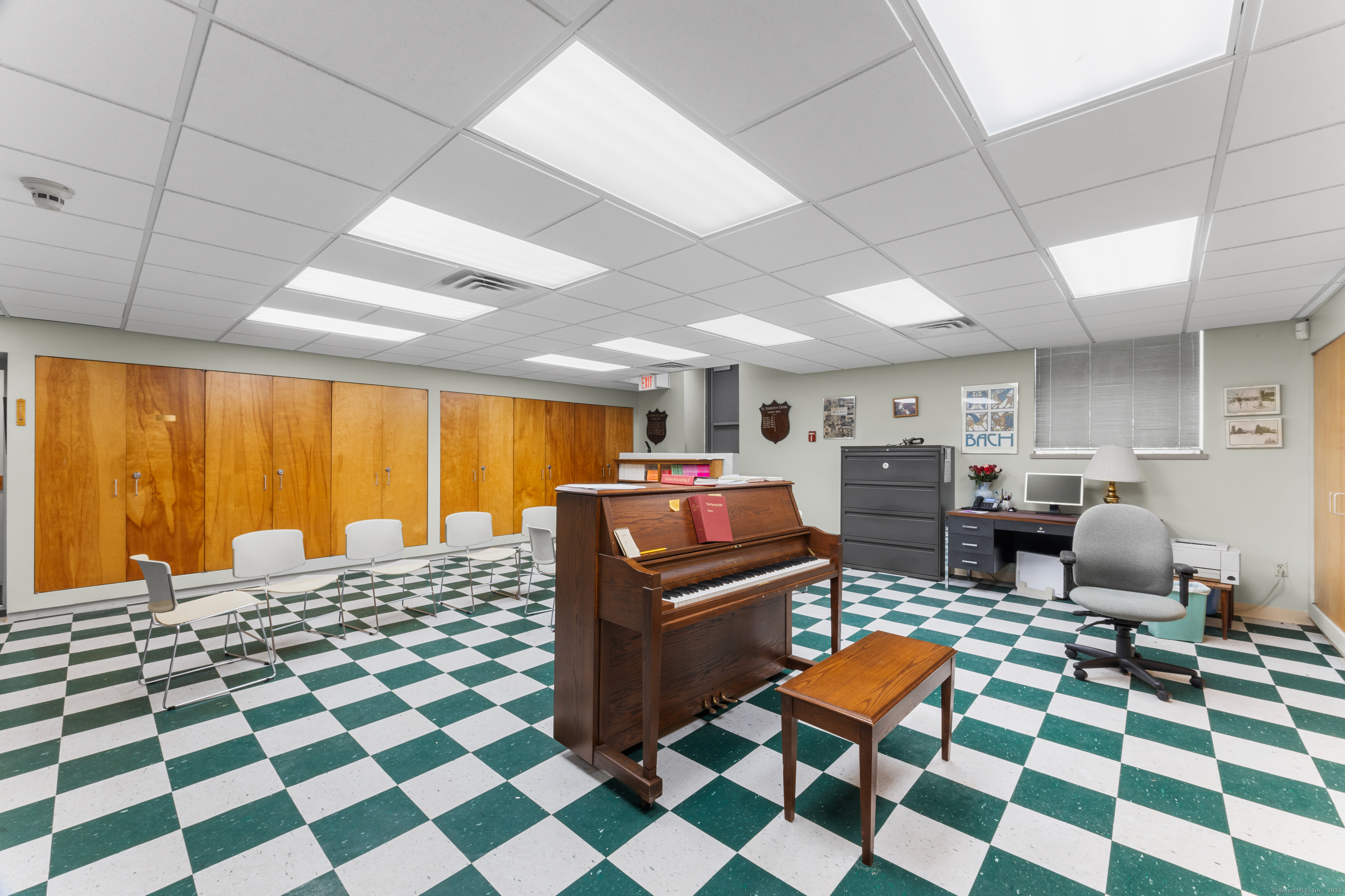 136 East Main Street Meriden CT 06450