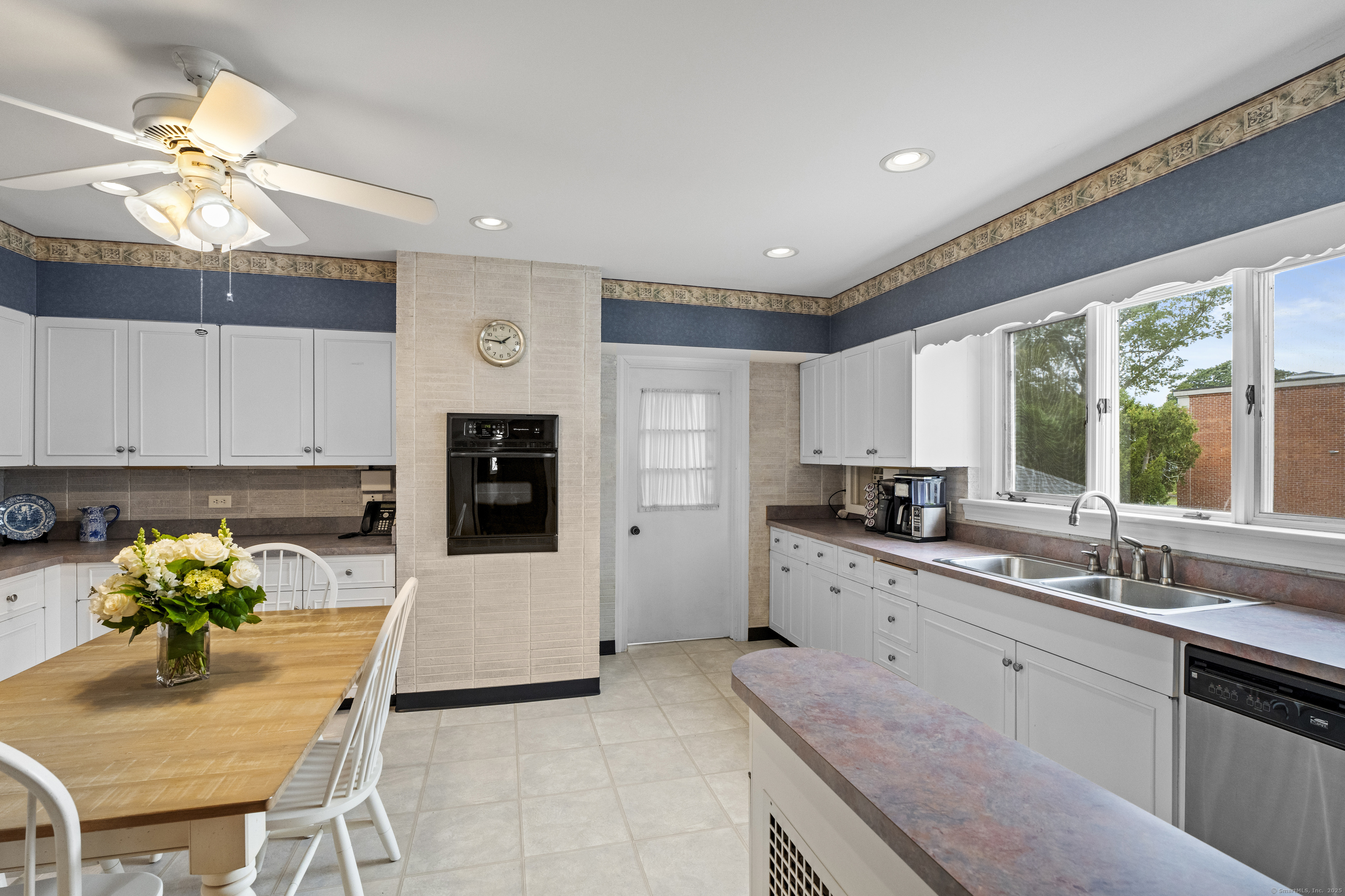 32 East Main Street Stonington CT 06355