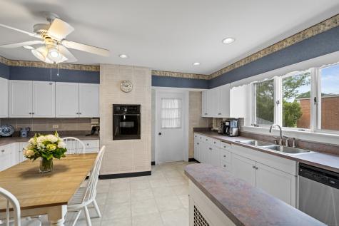 32 East Main Street Stonington CT 06355