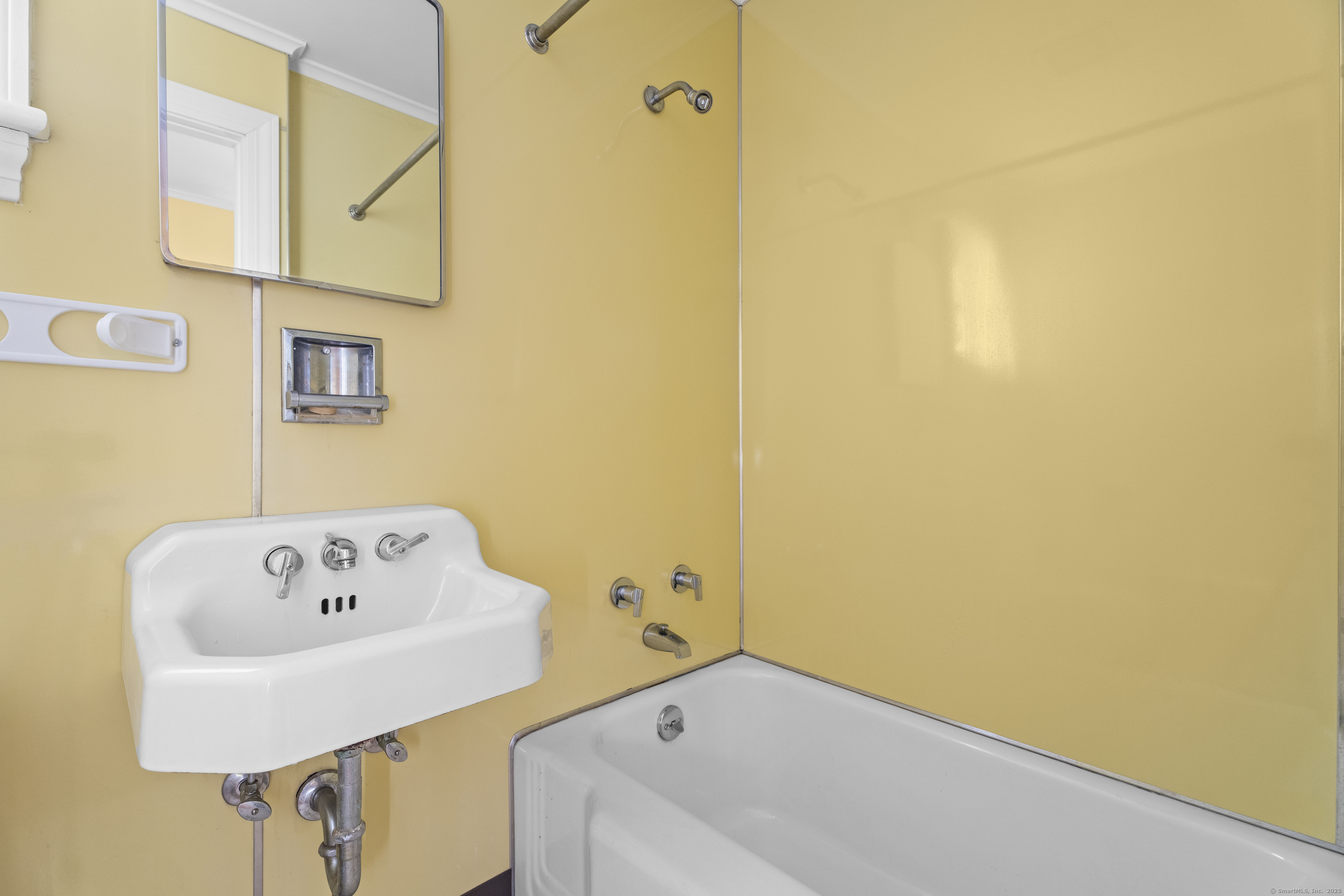 32 East Main Street Stonington CT 06355