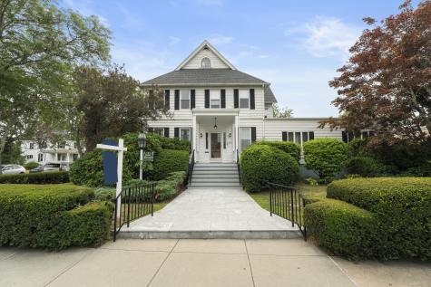 32 East Main Street Stonington CT 06355