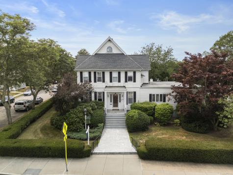 32 East Main Street Stonington CT 06355