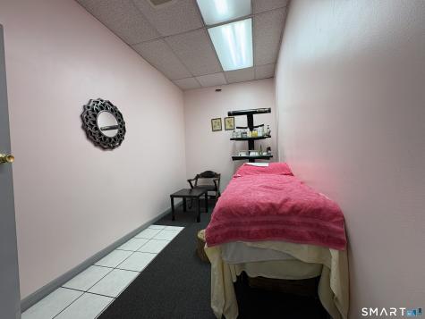 Bridgeport Avenue Milford CT 06460