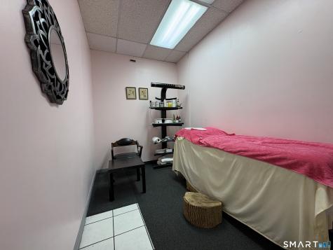 Bridgeport Avenue Milford CT 06460