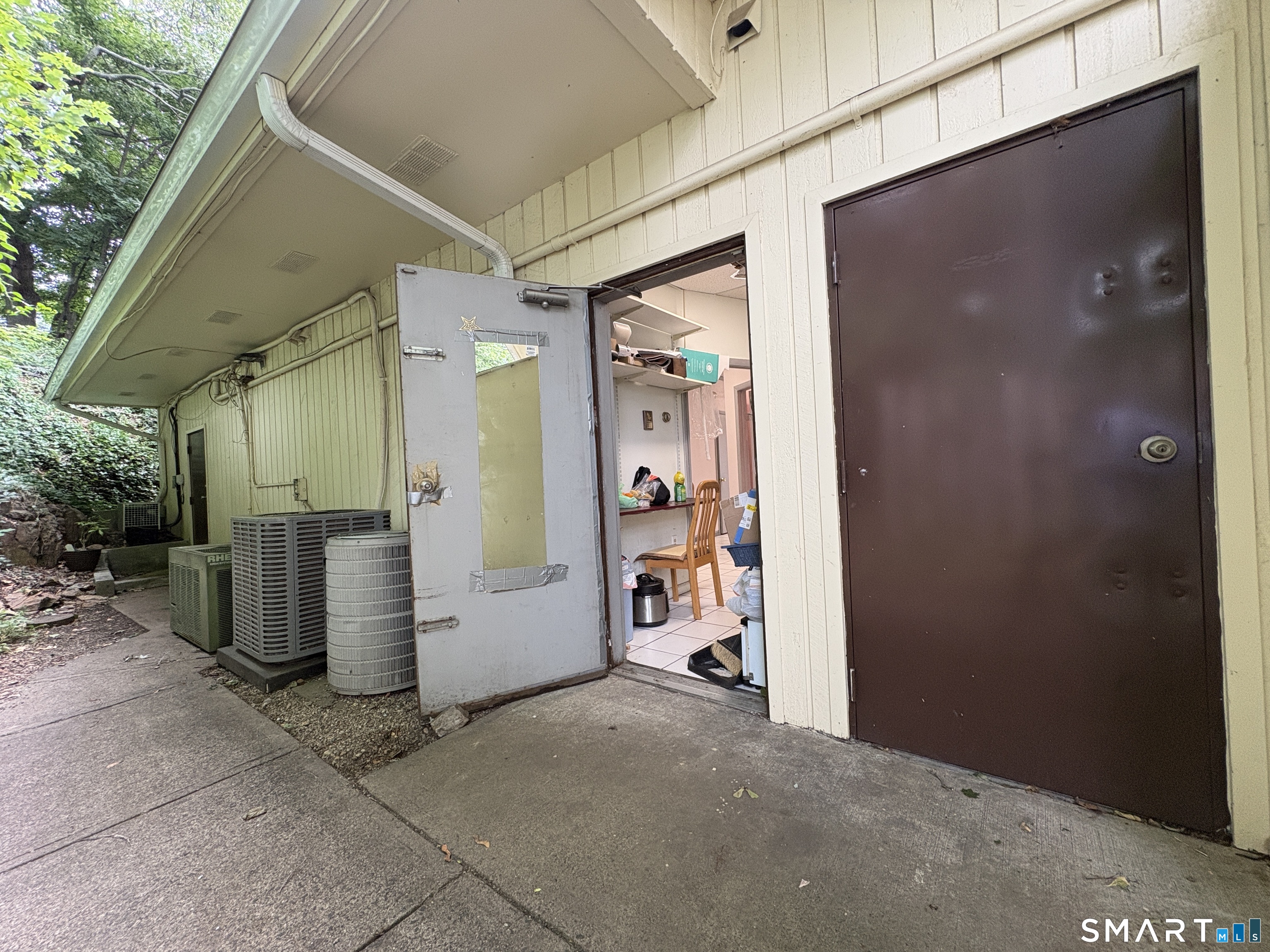 Bridgeport Avenue Milford CT 06460