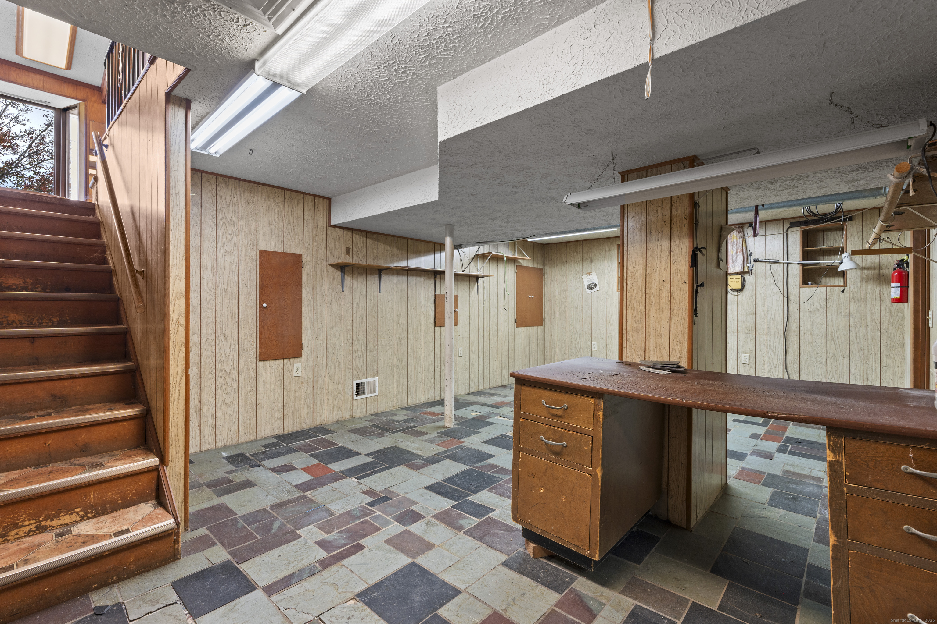 1422 Dixwell Avenue Hamden CT 06514