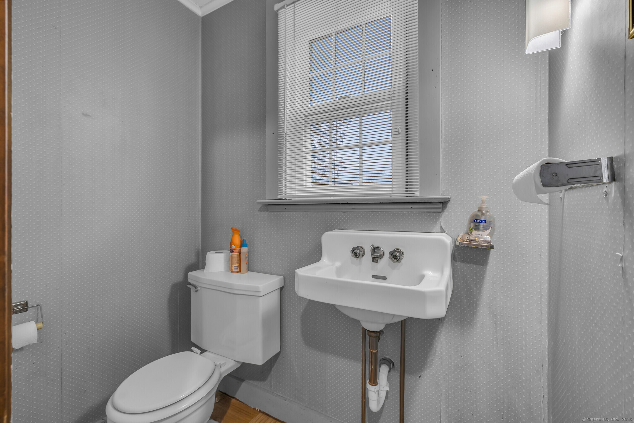 1054 Boston Post Road Guilford CT 06437