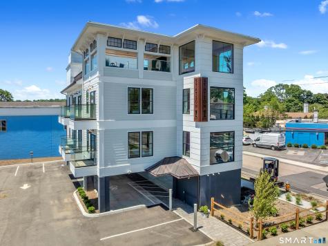 32 Broadway Avenue Stonington CT 06378