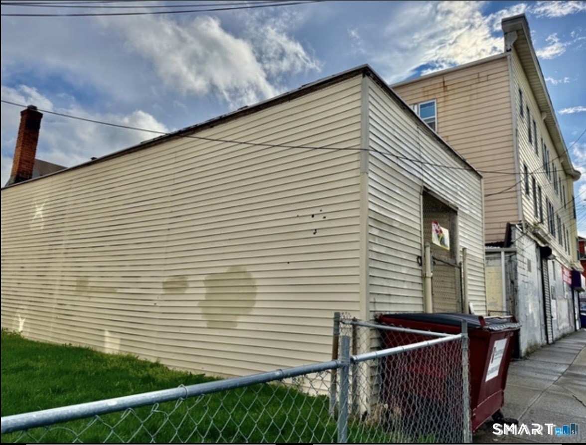 1368-1370 East Main Street Bridgeport CT 06608