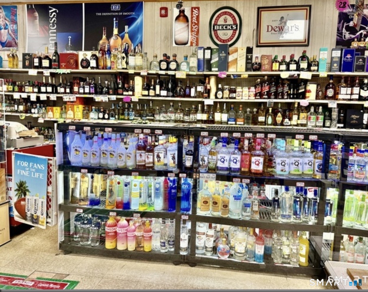 1368-1370 East Main Street Bridgeport CT 06608