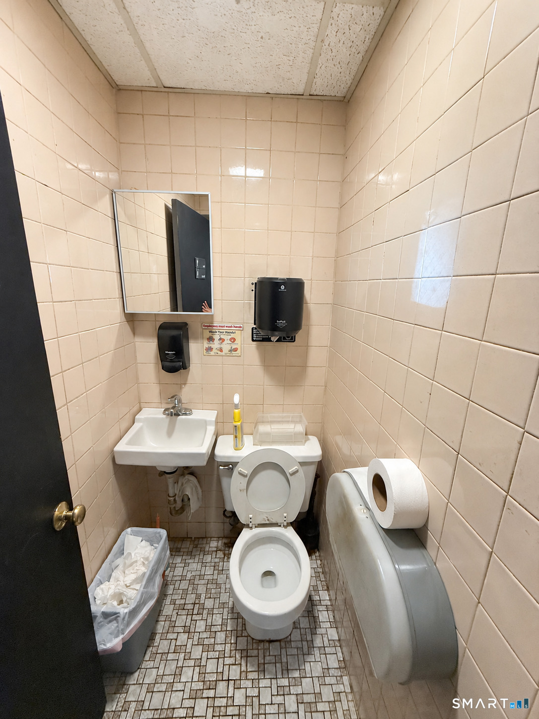 1206 Dixwell Avenue Hamden CT 06514