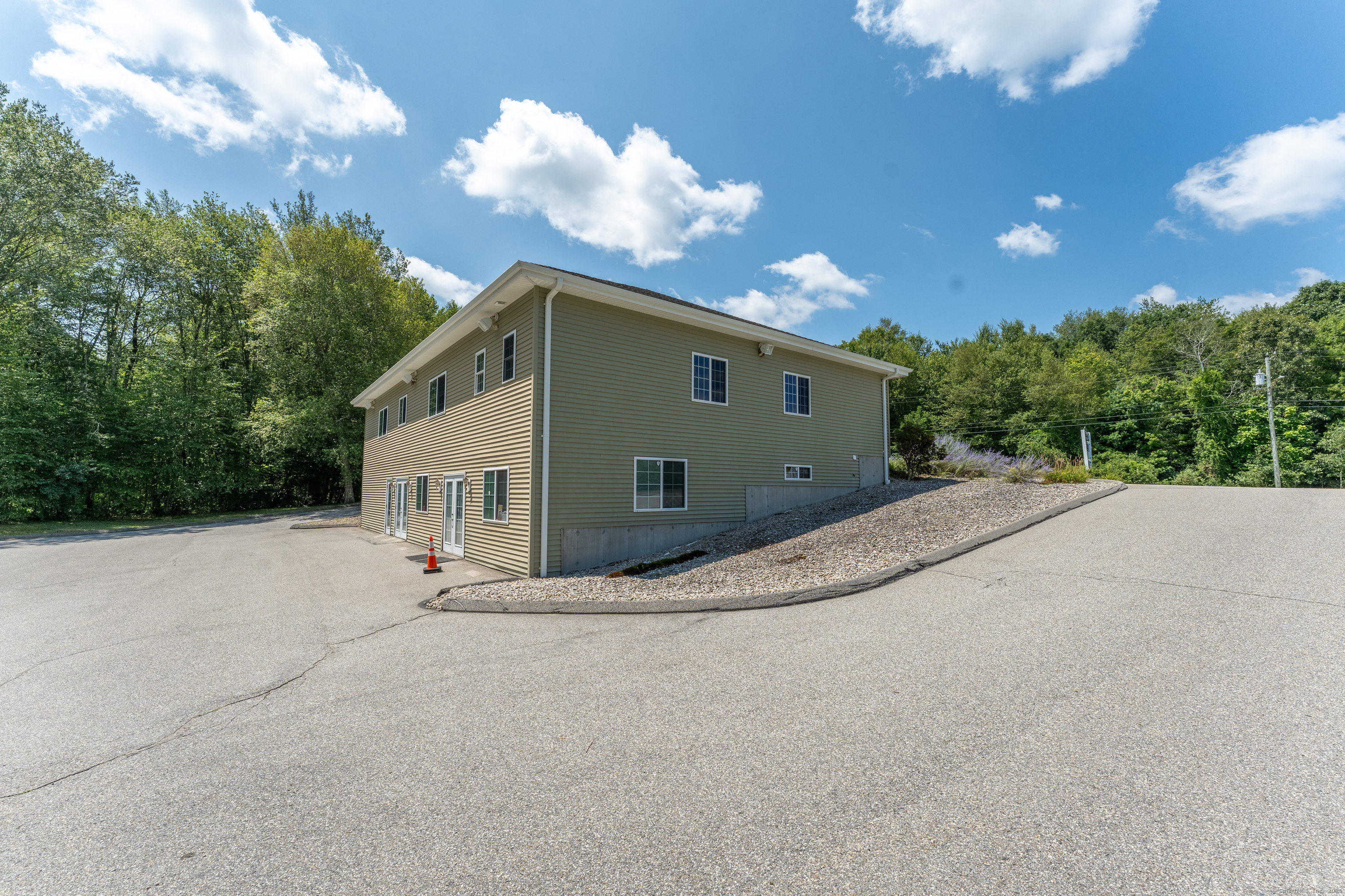 20 Knollwood Drive Canterbury CT 06331