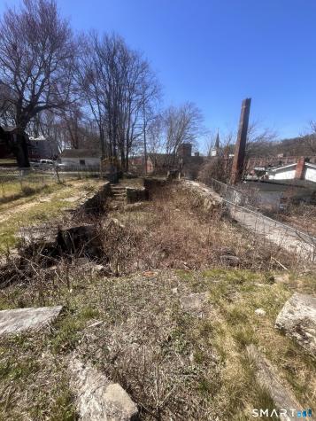 11 Oak Street Norwich CT 06360