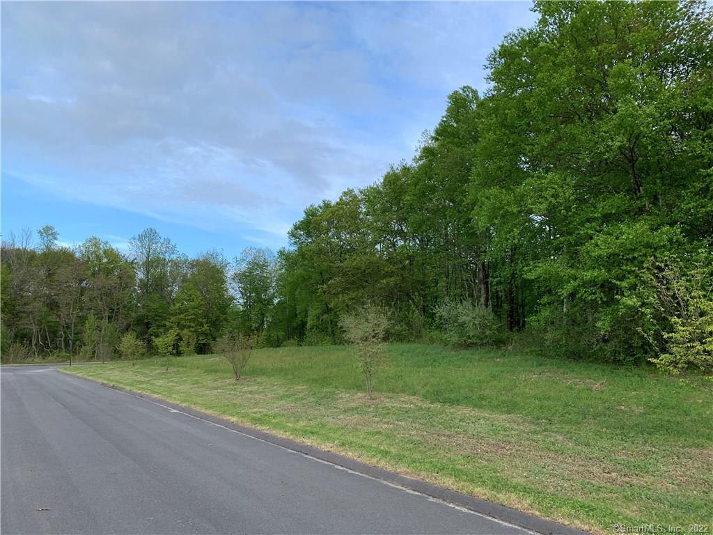 17 Sebastian Trail Newtown CT 06470