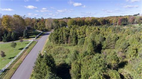3 Holmes Farm Road Newtown CT 06470