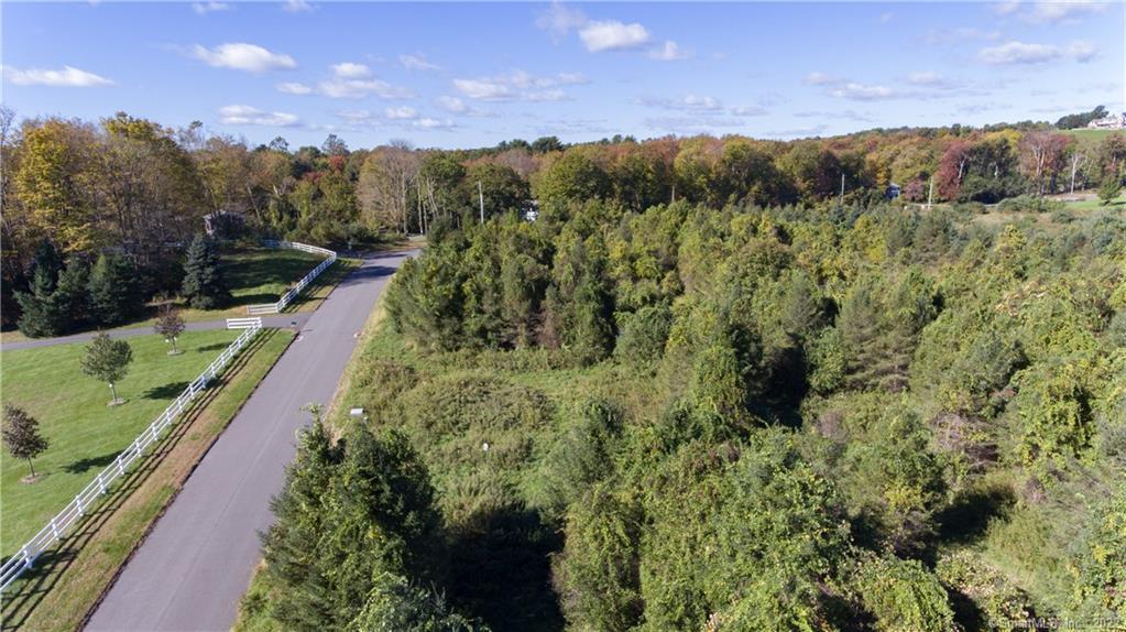 3 Holmes Farm Road Newtown CT 06470