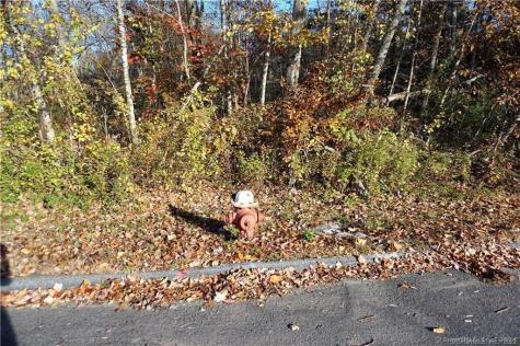 14 Colton Road East Lyme CT 06333