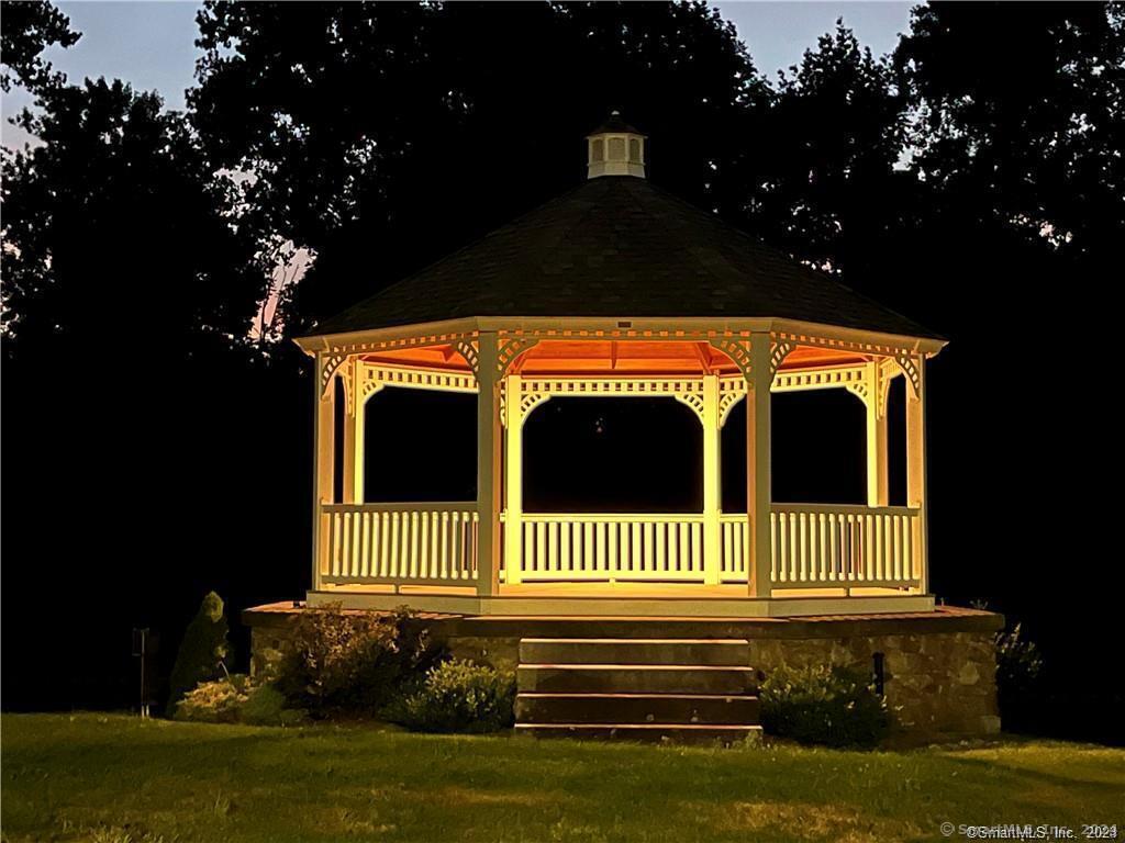 75 Gleneagle Road Middlebury CT 06762