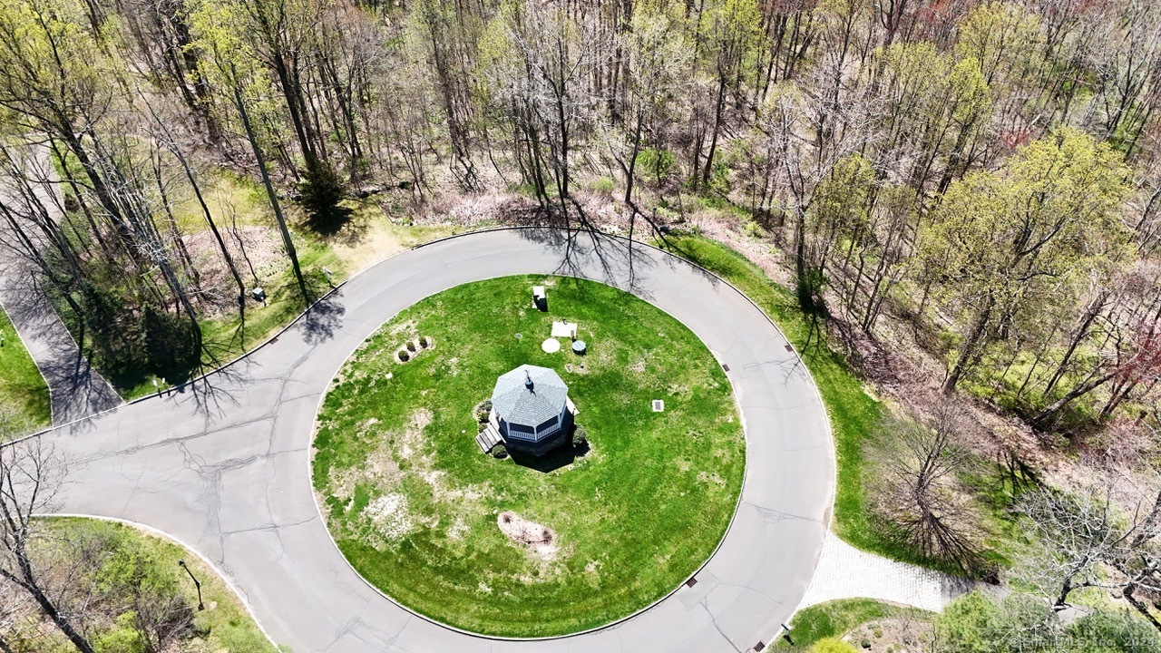 75 Gleneagle Road Middlebury CT 06762
