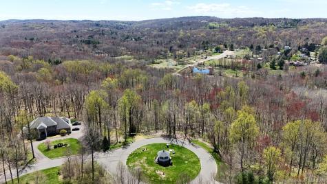 75 Gleneagle Road Middlebury CT 06762